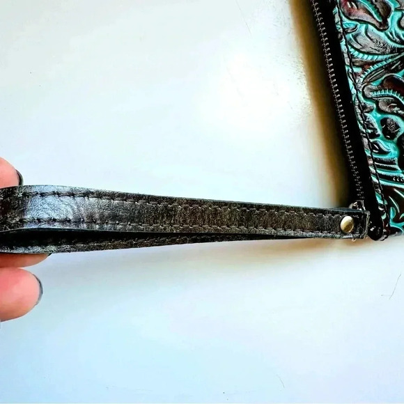 NWOT Patricia Nash Turquoise Tooled Leather Cassini Wristlet - Picture 5 of 8